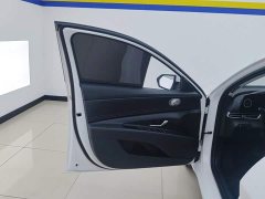 Hyundai Elantra 1.5L CVT LUX Prestige Edition - ფოტო 7
