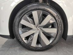 Li Auto i8 Standard Edition - ფოტო 11
