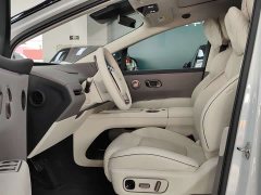 Li Auto i8 Standard Edition - ფოტო 3