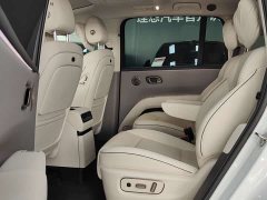 Li Auto i8 Standard Edition - ფოტო 4