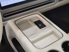 Li Auto i8 Standard Edition - ფოტო 6