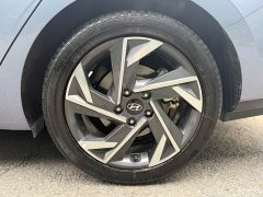Hyundai Elantra 1.5L CVT Luxury - ფოტო 10