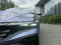 Hyundai Elantra 1.5L CVT Luxury - ფოტო 11