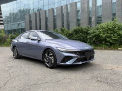 Hyundai Elantra 1.5L CVT Luxury - ფოტო 3