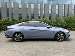 Hyundai Elantra 1.5L CVT Luxury - ფოტო 4