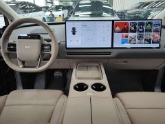 Li Auto i8 Standard Edition - ფოტო 10