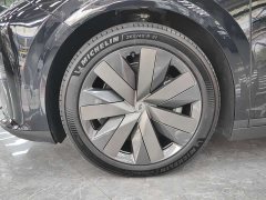 Li Auto i8 Standard Edition - ფოტო 12