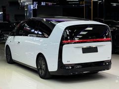 Li Auto Li Xiang MEGA Ultra - ფოტო 12