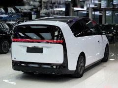 Li Auto Li Xiang MEGA Ultra - ფოტო 14