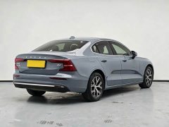 Volvo S60 B4 Smart Luxury Edition - ფოტო 4