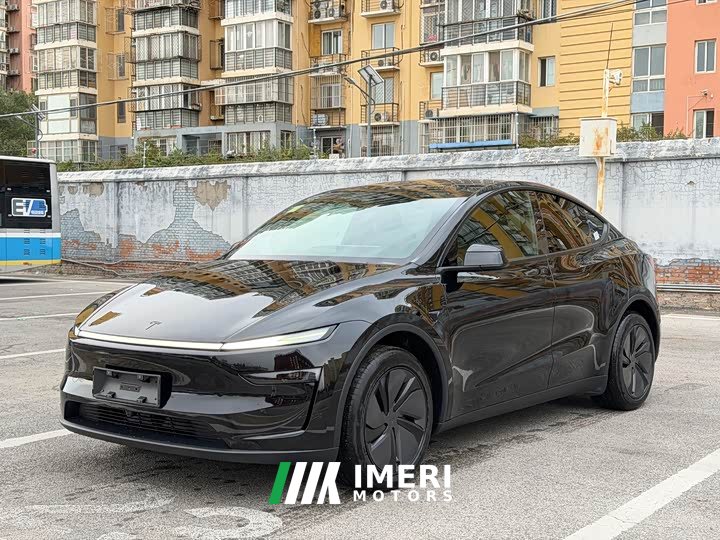 Tesla Model Y Rear-Wheel Drive