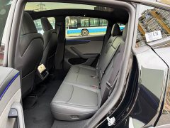 Tesla Model Y Rear-Wheel Drive - ფოტო 5