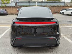 Tesla Model Y Rear-Wheel Drive - ფოტო 8