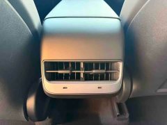 Tesla Model Y Rear-Wheel Drive - ფოტო 18