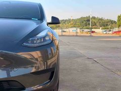 Tesla Model Y Rear-Wheel Drive - ფოტო 5