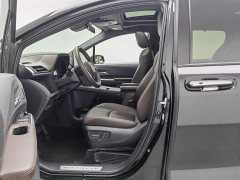 Toyota Gravia 2.5L Hybrid Prestige Plus AWD - ფოტო 10