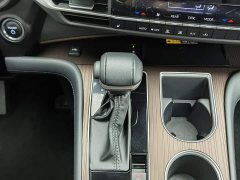 Toyota Gravia 2.5L Hybrid Prestige Plus AWD - ფოტო 13