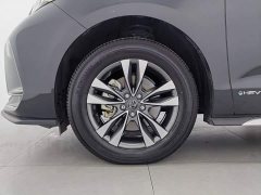 Toyota Gravia 2.5L Hybrid Prestige Plus AWD - ფოტო 17