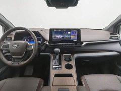 Toyota Gravia 2.5L Hybrid Prestige Plus AWD - ფოტო 5
