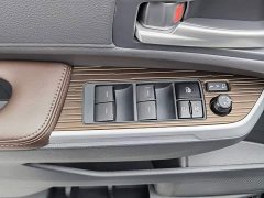 Toyota Gravia 2.5L Hybrid Prestige Plus AWD - ფოტო 9