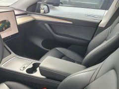 Tesla Model Y Rear-Wheel Drive - ფოტო 5