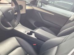 Tesla Model Y Rear-Wheel Drive - ფოტო 6
