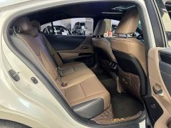 Lexus ES 200 Excellence Edition - ფოტო 10