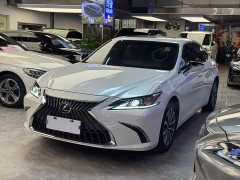 Lexus ES 200 Excellence Edition - ფოტო 3
