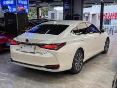 Lexus ES 200 Excellence Edition - ფოტო 6