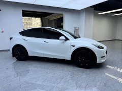 Tesla Model Y Rear-Wheel Drive - ფოტო 17