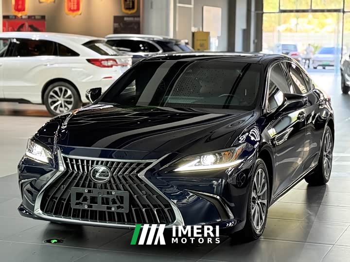 Lexus ES 300h Excellence Edition - ავტომობილი ჩინეთიდან