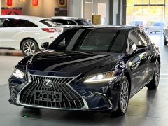 Lexus ES 300h Excellence Edition - ფოტო 1