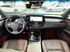 Lexus ES 300h Excellence Edition - ფოტო 5