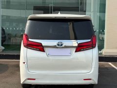 Toyota Alphard Hybrid 2.5L Golden Special Edition - ფოტო 8
