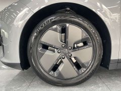 Li Auto i6 Two-Wheel Drive Standard - ფოტო 12