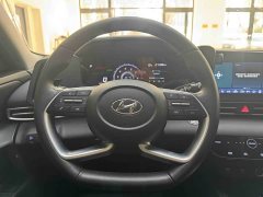 Hyundai Elantra 1.5L CVT Luxury - ფოტო 16