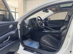 Hyundai Elantra 1.5L CVT Luxury - ფოტო 7