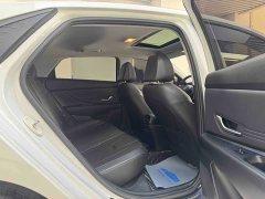 Hyundai Elantra 1.5L CVT Luxury - ფოტო 9
