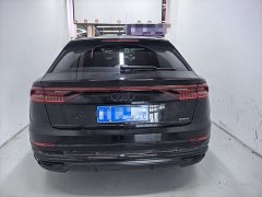 Audi Q8 55 TFSI Dynamic Luxury - ფოტო 10