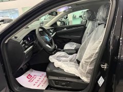 Volkswagen Passat Outstanding Edition 380TSI Dragon Ascendant Version - ფოტო 5