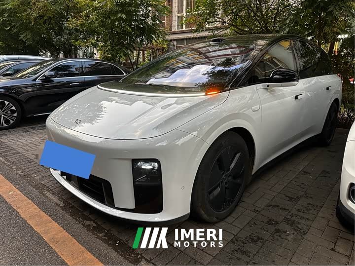 Li Auto i8 Standard Edition - ავტომობილი ჩინეთიდან