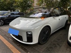 Li Auto i8 Standard Edition - ფოტო 1
