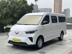 Wuling Yangguang 300km Comfort Passenger Van 75kW - ფოტო 1