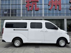 Wuling Yangguang 300km Comfort Passenger Van 75kW - ფოტო 4