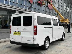 Wuling Yangguang 300km Comfort Passenger Van 75kW - ფოტო 7