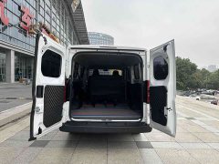 Wuling Yangguang 300km Comfort Passenger Van 75kW - ფოტო 9