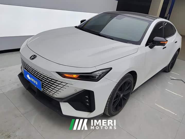 Changan UNI-V iDD 1.5T iDD 113km Smart Cool Edition - ავტომობილი ჩინეთიდან