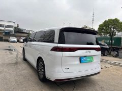 BYD Summer DM-i 1.5T 218KM Excellence Edition - ფოტო 10