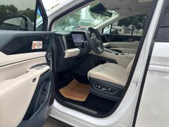 BYD Summer DM-i 1.5T 218KM Excellence Edition - ფოტო 11