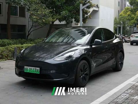 2024 Tesla Model Y Rear-Wheel Drive